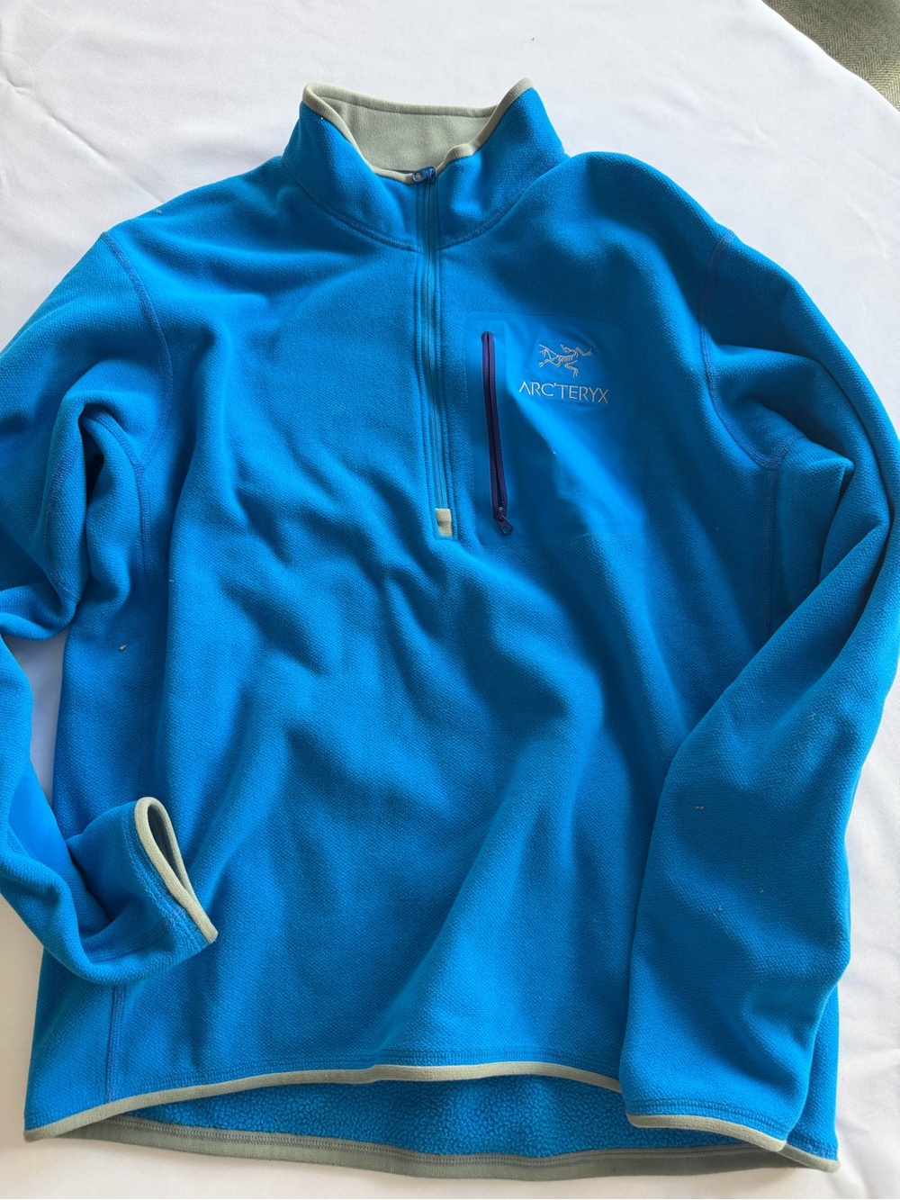 Arc'teryx Men's Bright Blue Quarter-Zip Fleece Pullover